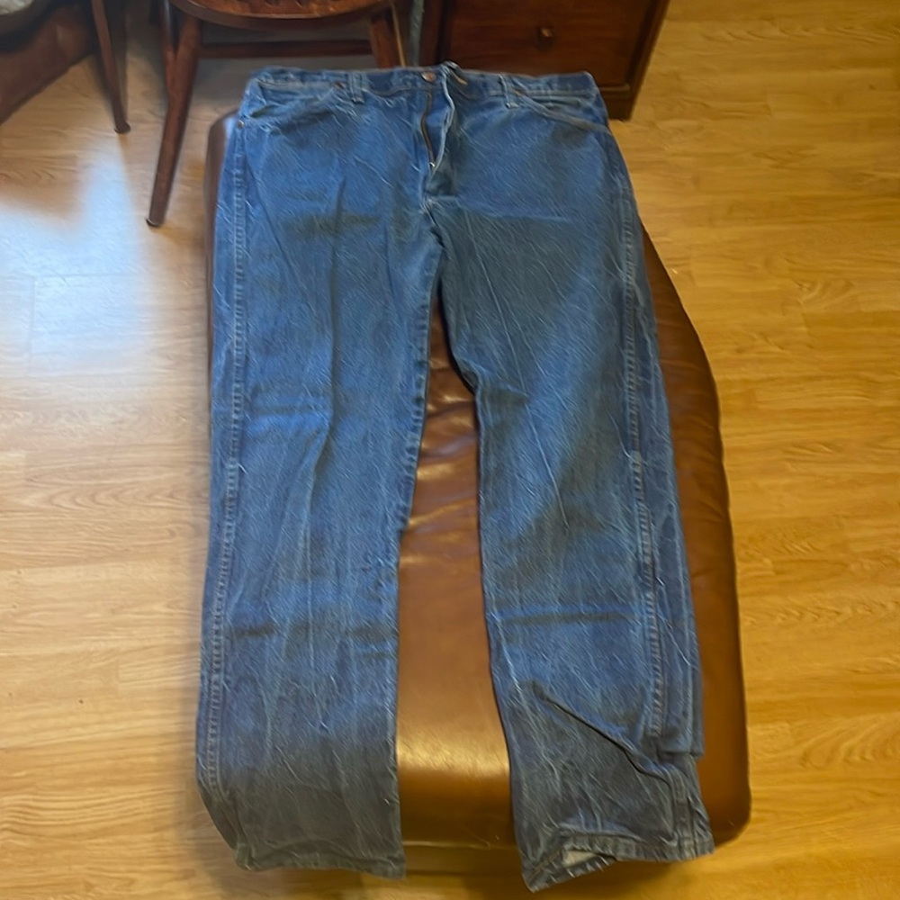Wrangler jeans size 38x32 in great shape